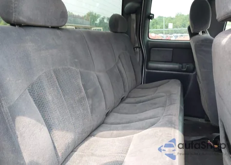 2002 Chevrolet Silverado 1500 Ls z USA, uszkodzony, nr VIN 2GCEK19V321324703